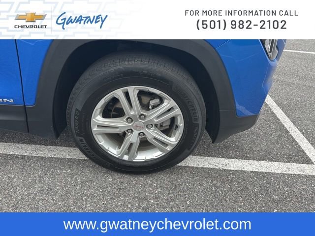 Used 2024 GMC Terrain SLE image 12