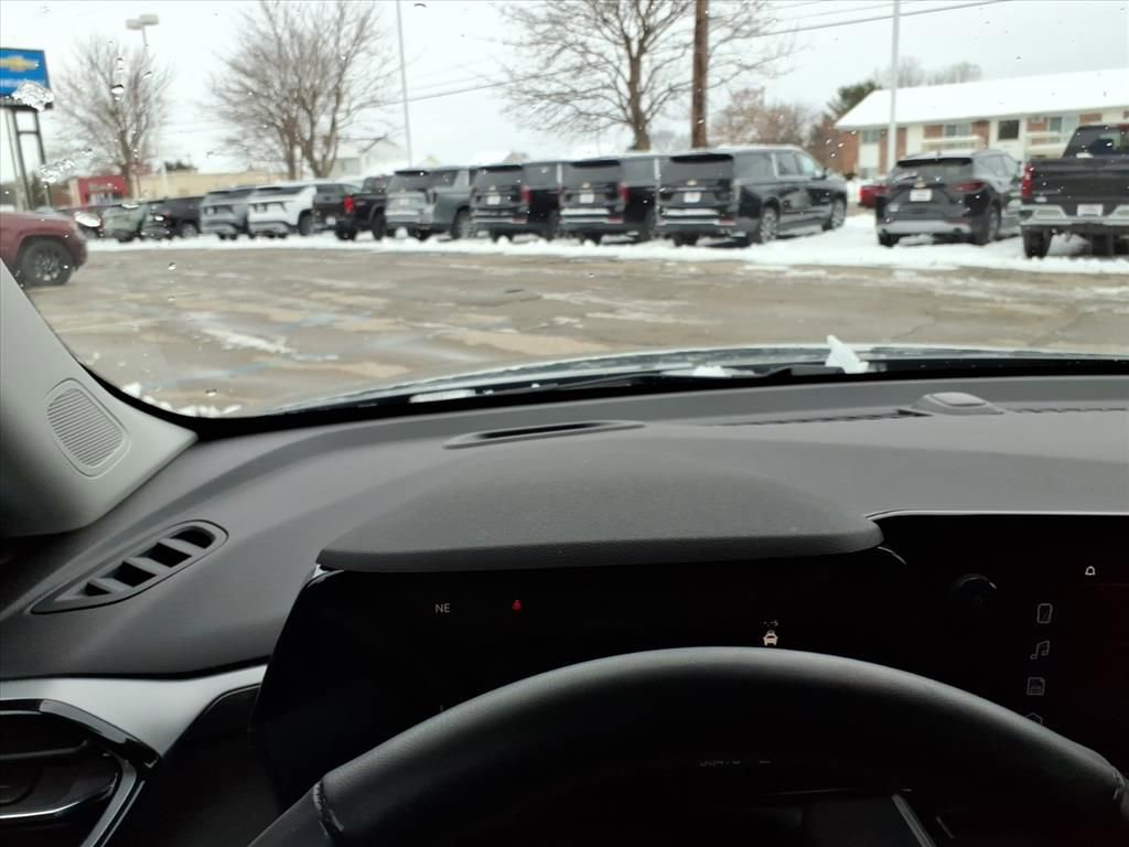 Used 2024 Chevrolet TrailBlazer LT w/ LT Cold Weather Package image 32