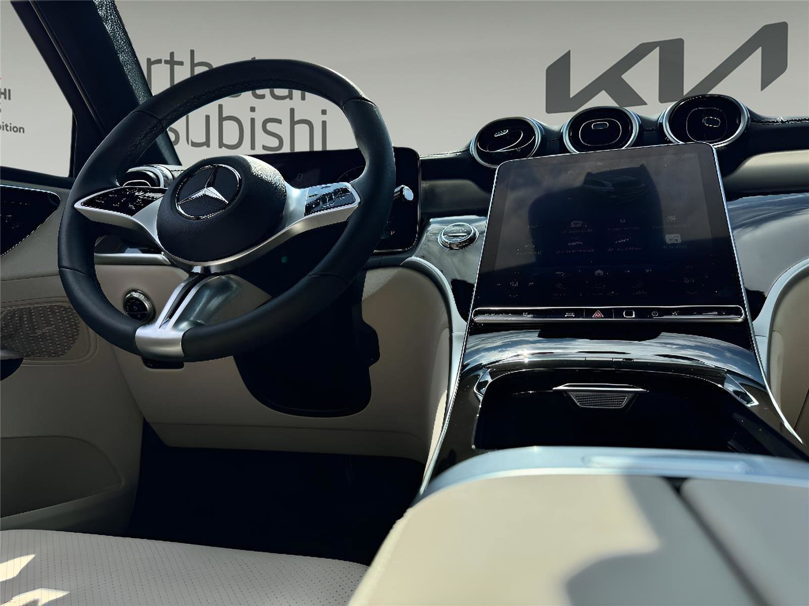 Used 2023 Mercedes-Benz GLC 300 4MATIC image 21