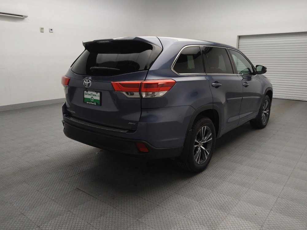 Used 2018 Toyota Highlander LE w/ Protection Package #3 AWD/4WD image 9