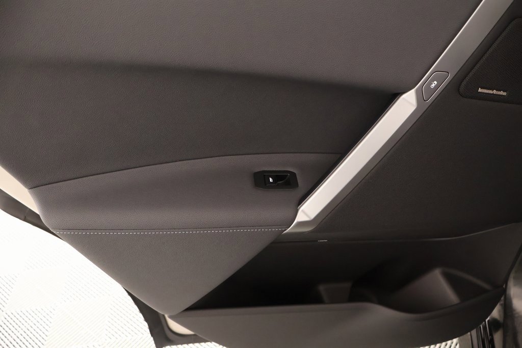 New 2026 BMW iX xDrive45 w/ M Sport Package image 17