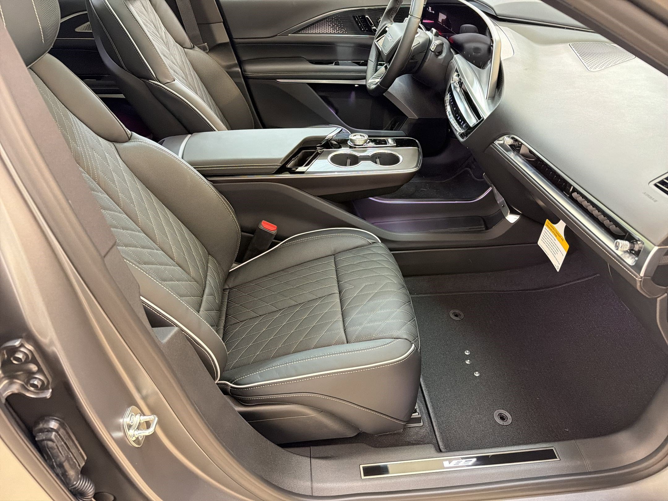 New 2026 Cadillac Lyriq V image 28