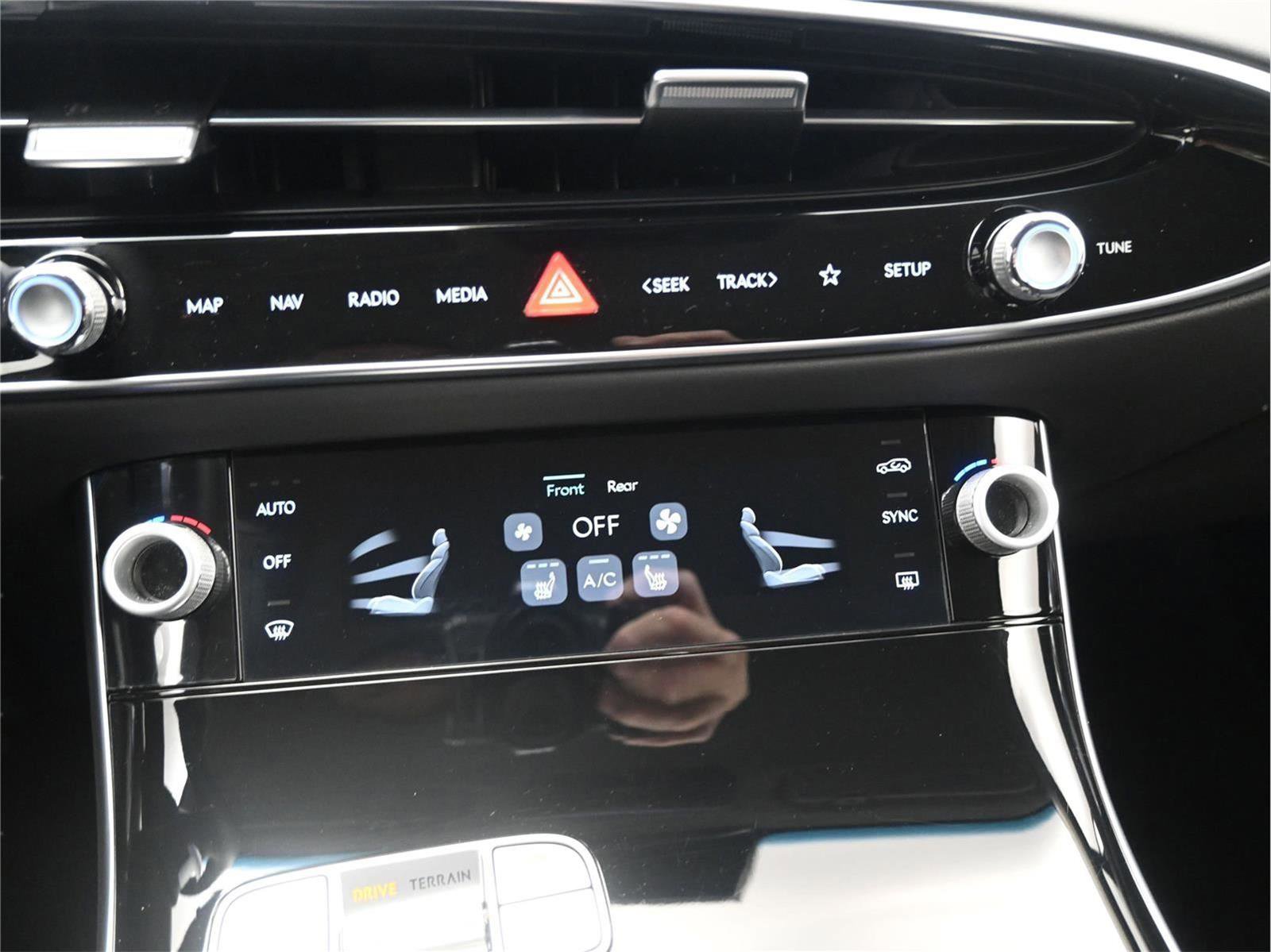 Used 2026 Genesis GV70 2.5T image 16