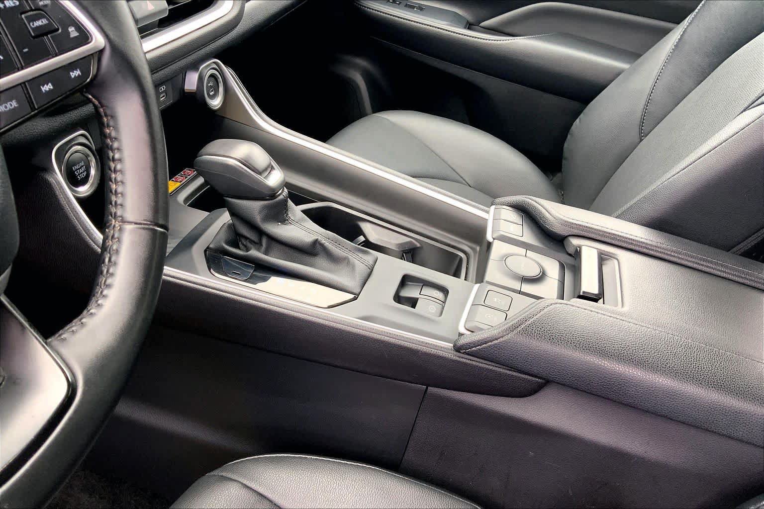 Used 2025 Toyota Grand Highlander AWD image 17