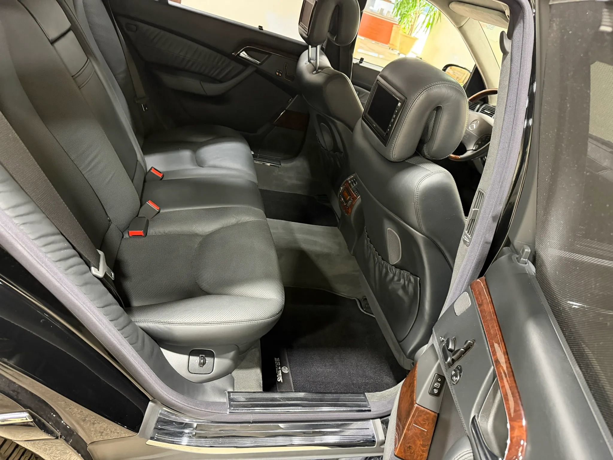 Used 2003 Mercedes-Benz S 600 image 32