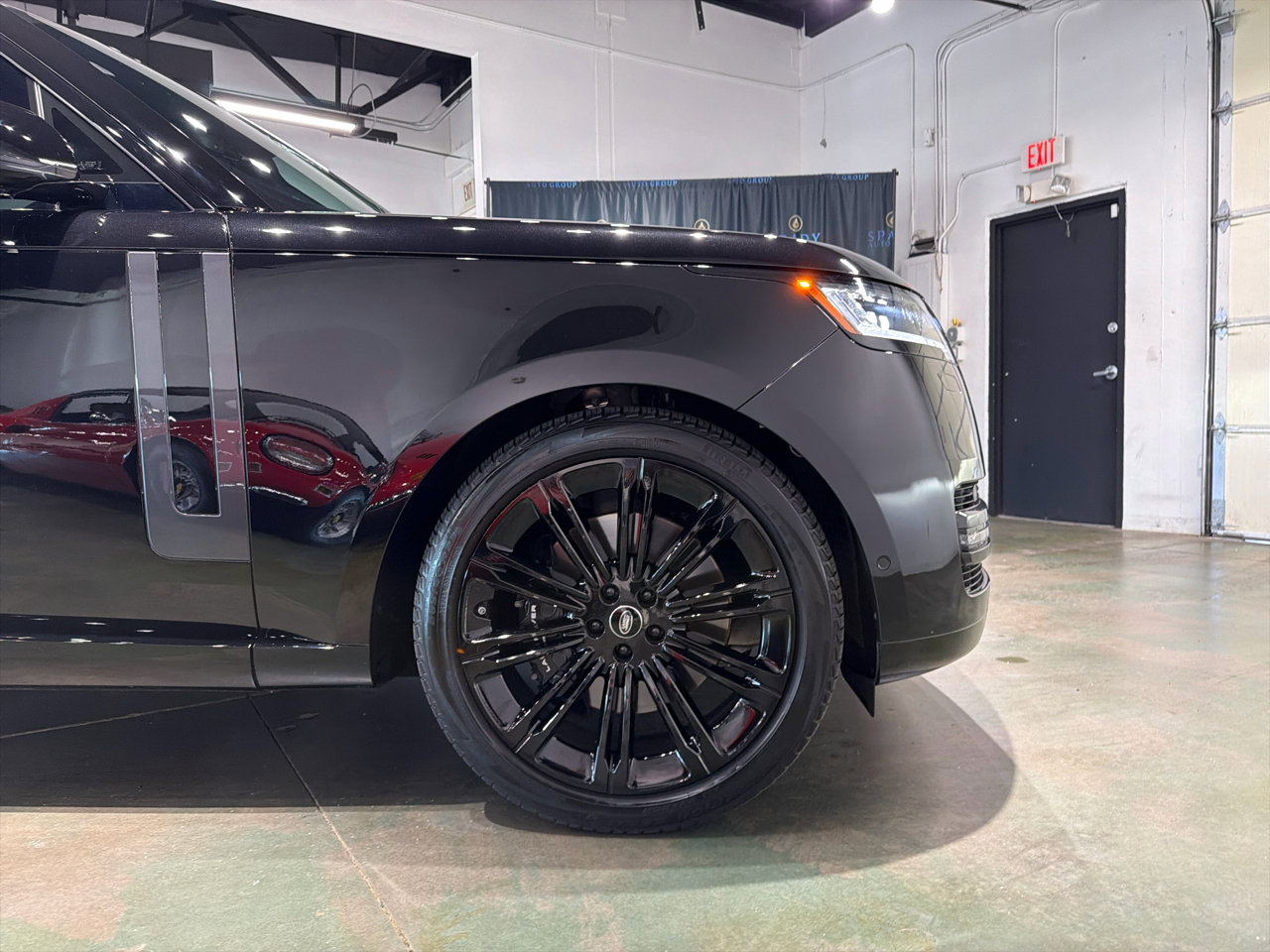 Used 2024 Land Rover Range Rover SE image 12