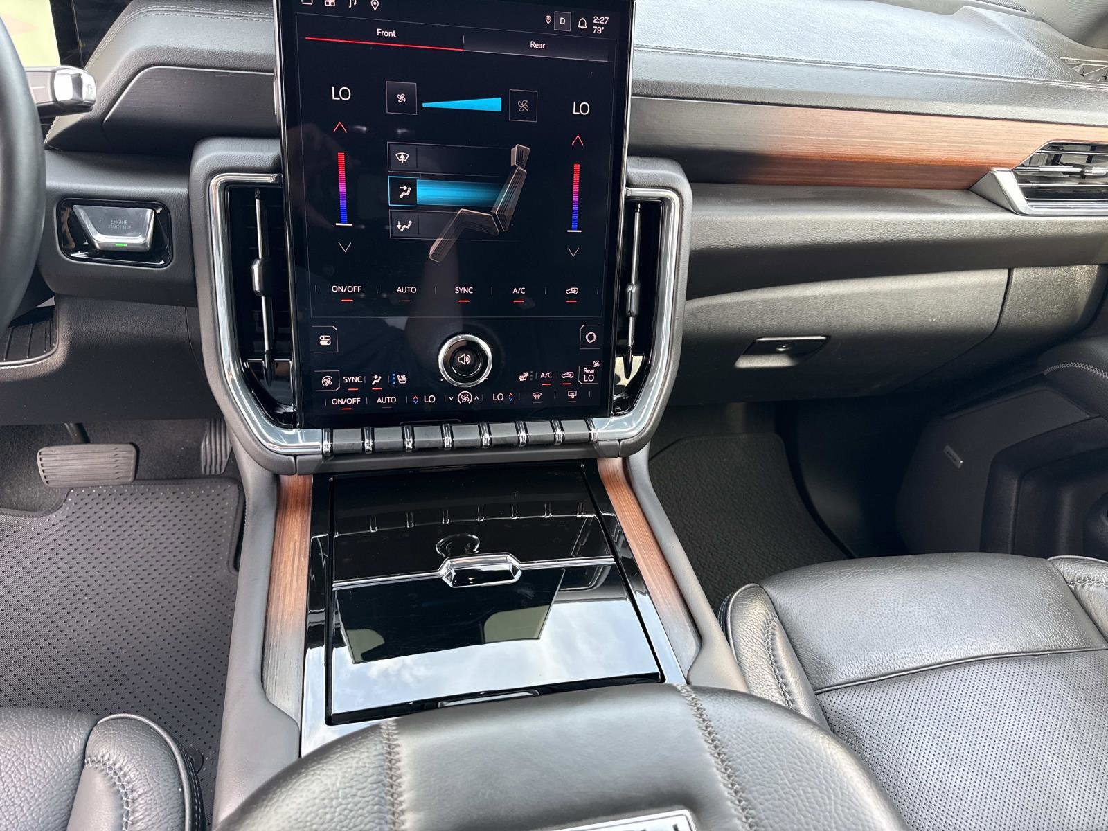 Used 2025 GMC Yukon Denali image 28