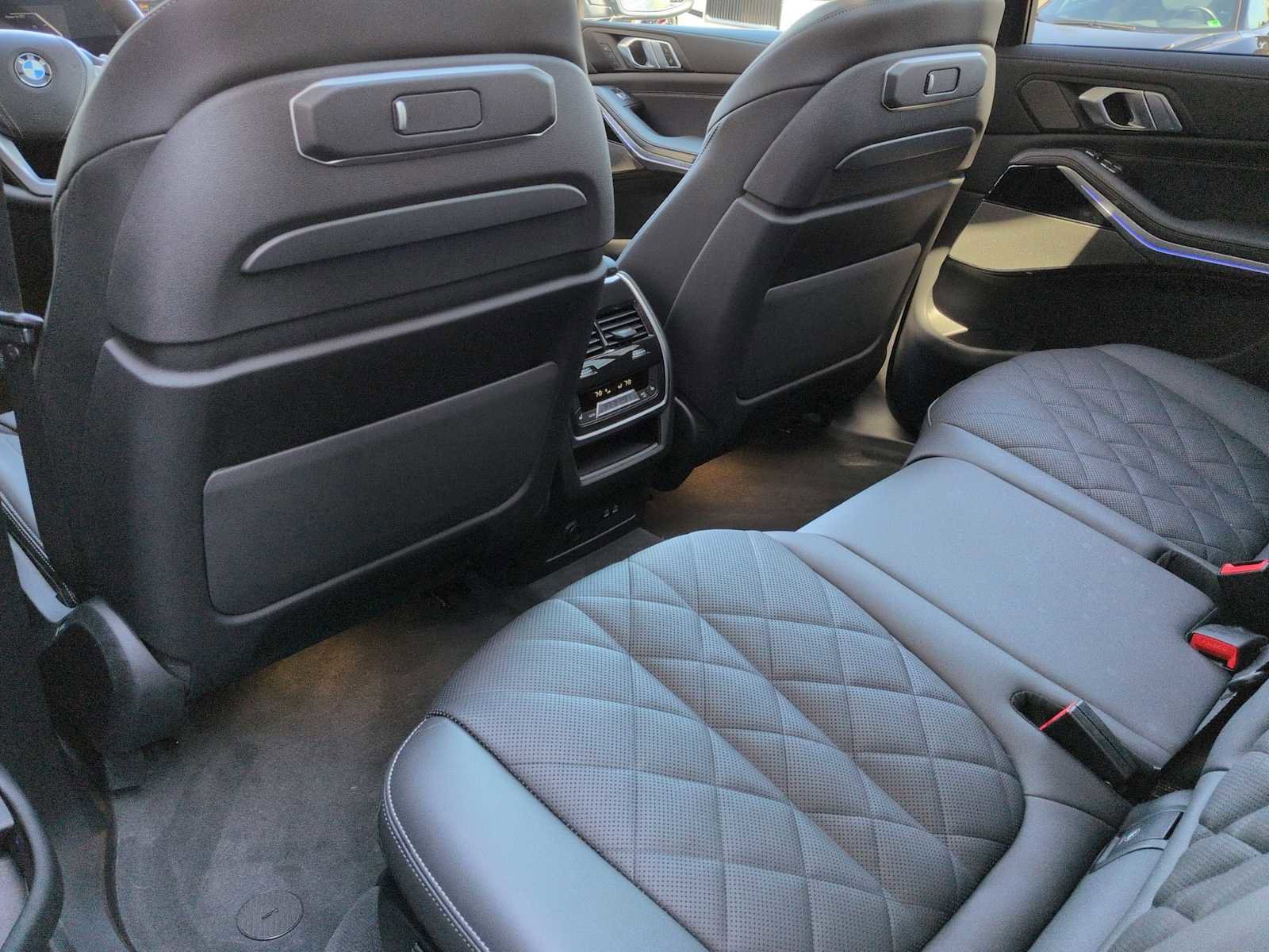 Used 2024 BMW X7 xDrive40i image 19