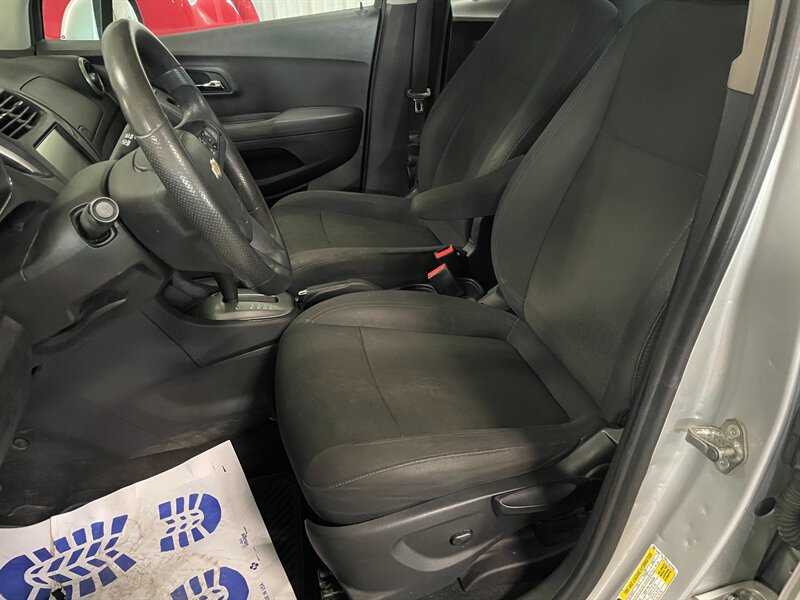 Used 2016 Chevrolet Trax LS AWD/4WD image 13