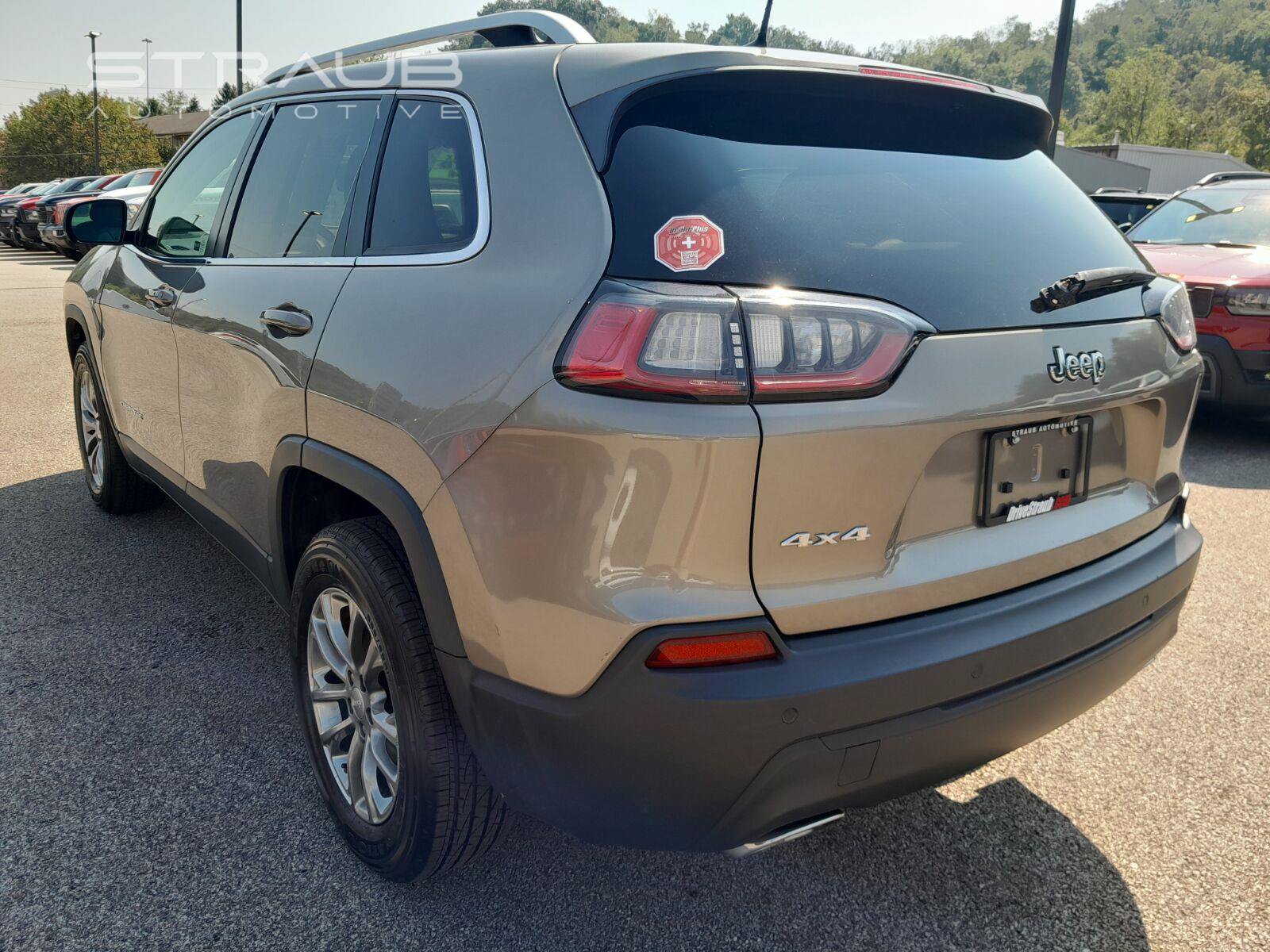 Used 2020 Jeep Cherokee Latitude Lux w/ Quick Order Package 26H Lux AWD/4WD image 7