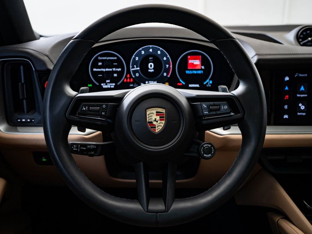 Certified 2024 Porsche Cayenne Coupe AWD/4WD image 32