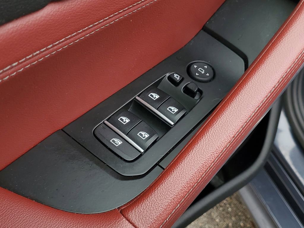 Used 2021 BMW X6 xDrive40i w/ M Sport Package image 15