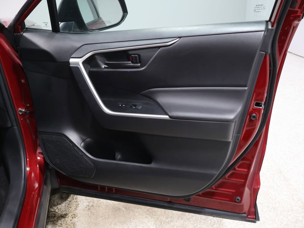 Used 2023 Toyota RAV4 LE image 25