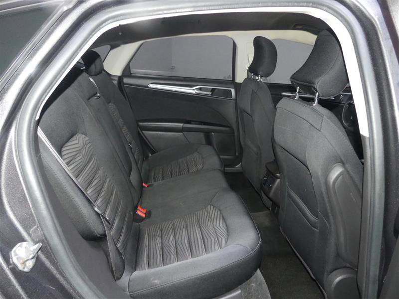 Used 2016 Ford Fusion SE image 28