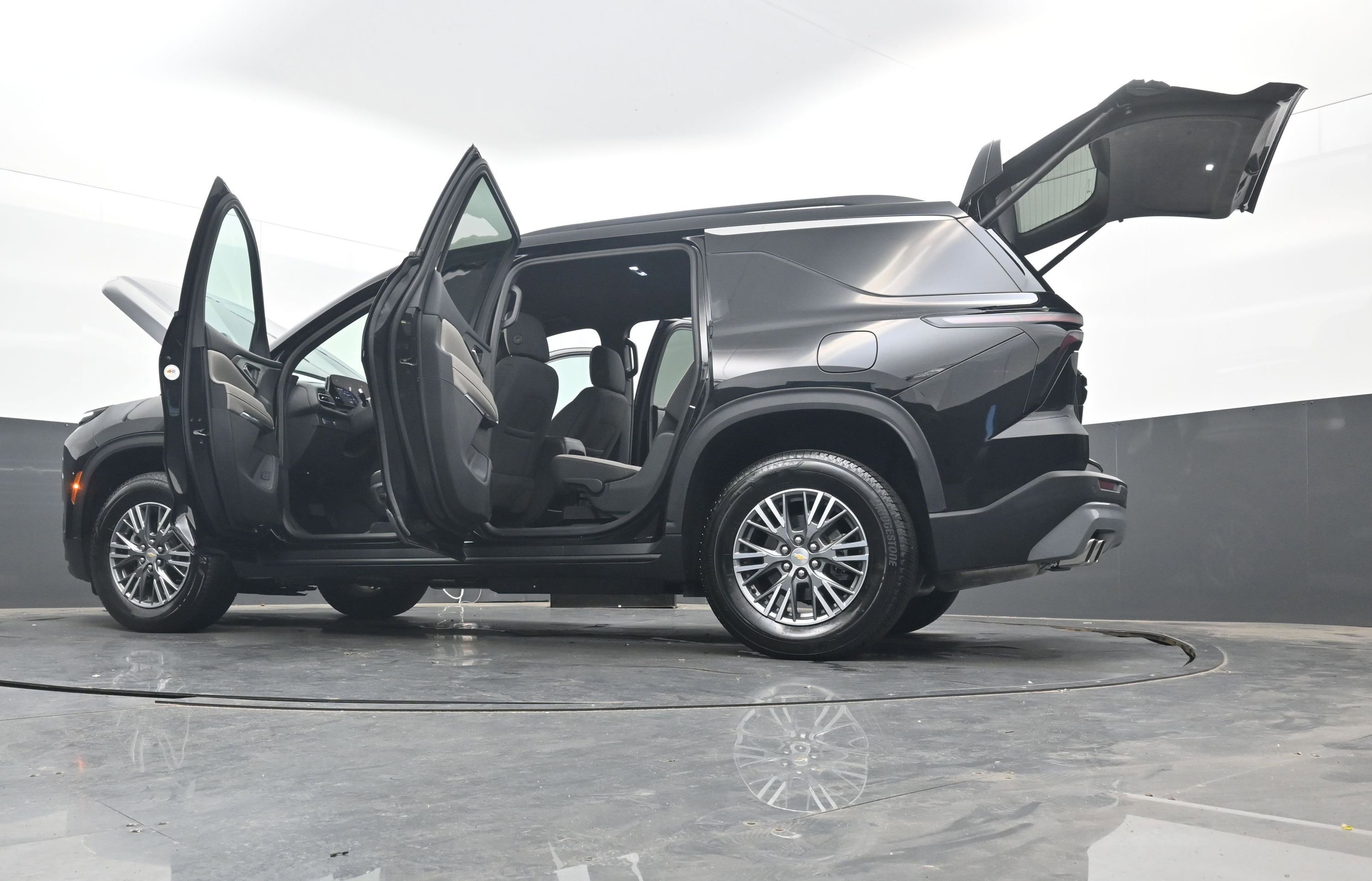 Certified 2025 Chevrolet Traverse LT image 44