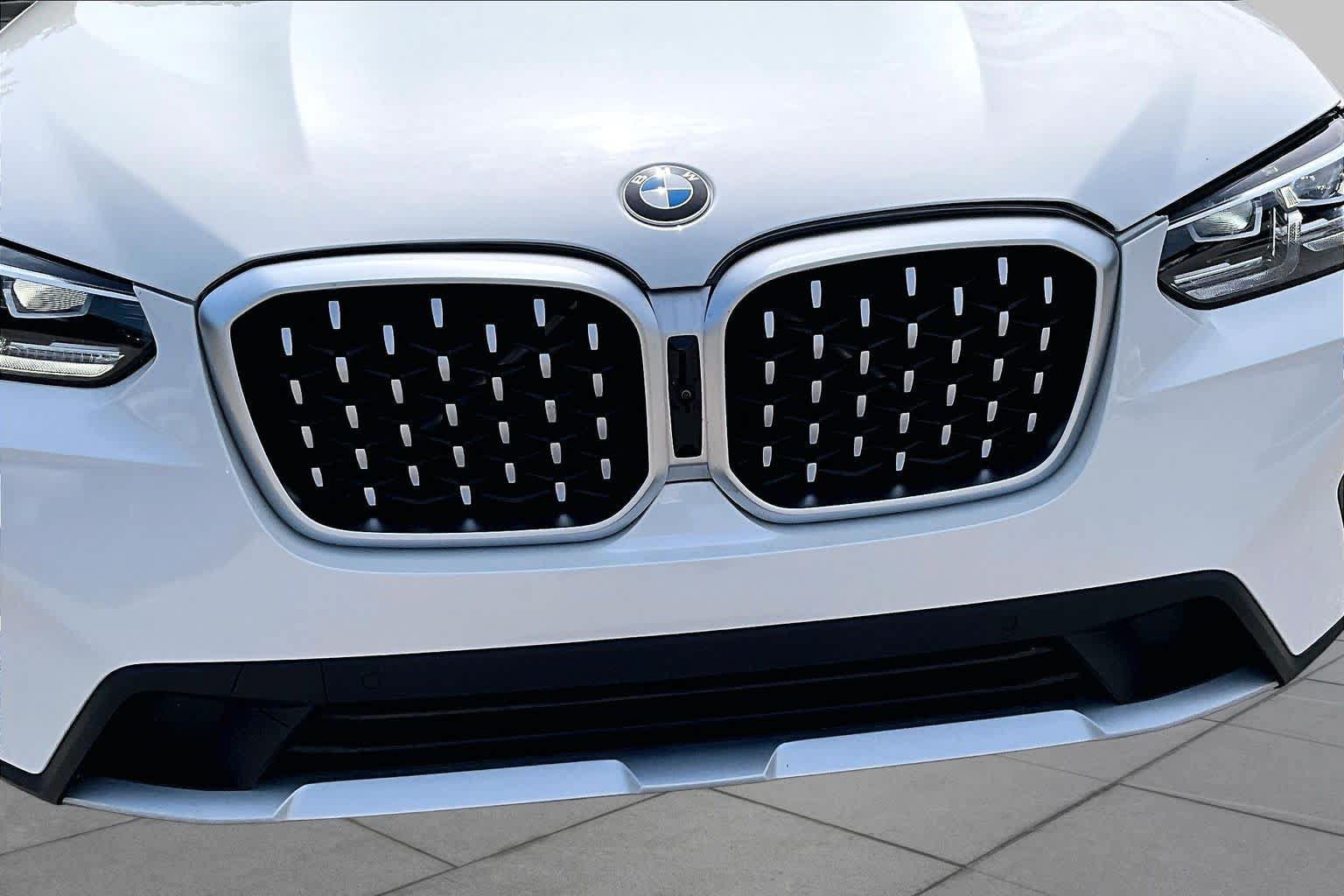 Used 2024 BMW X4 xDrive30i w/ Premium Package AWD/4WD image 32