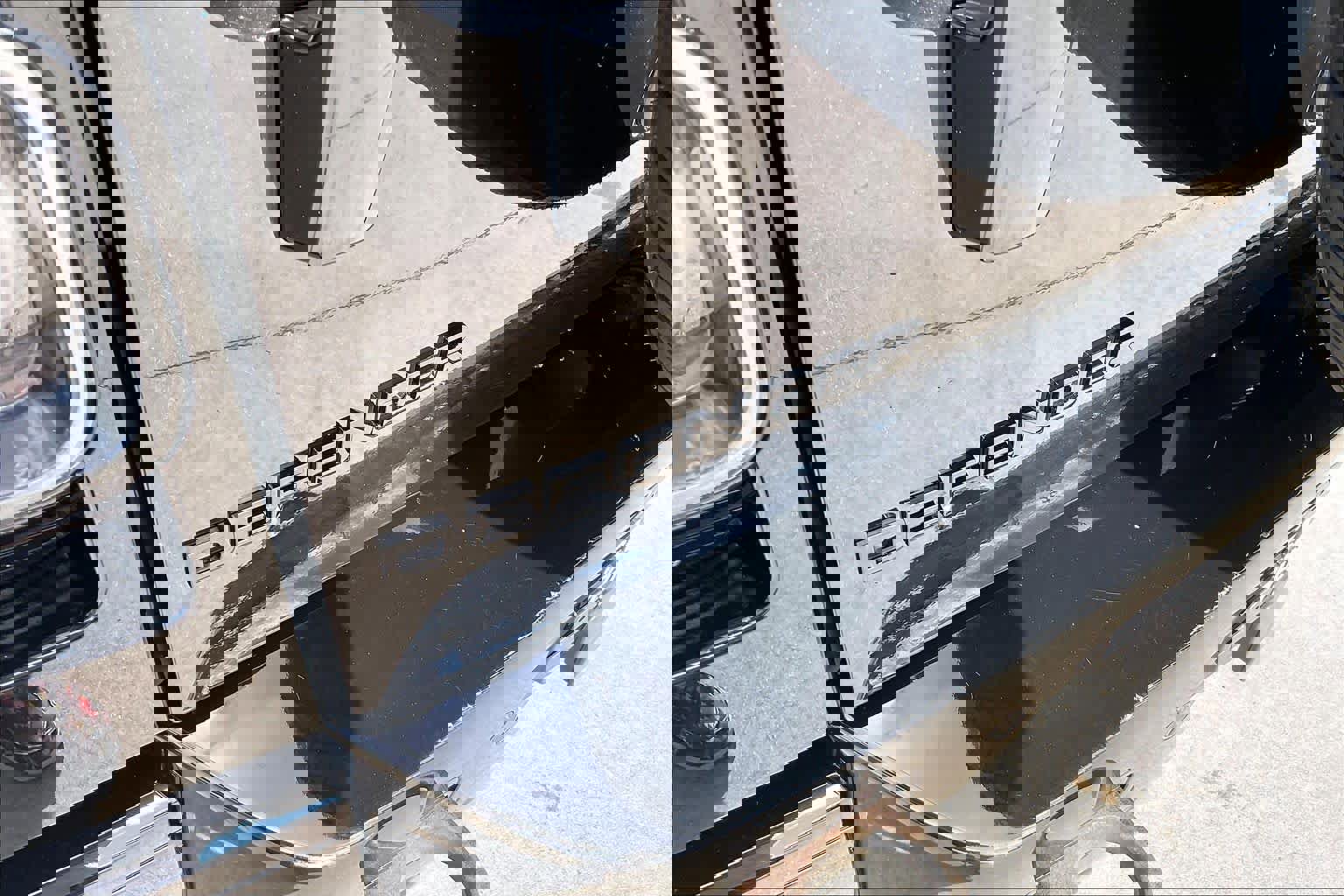 Used 2023 Land Rover Defender 90 V8 image 29