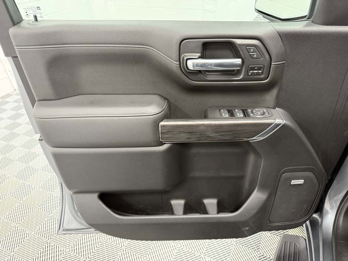 Used 2021 Chevrolet Silverado 1500 LTZ image 9