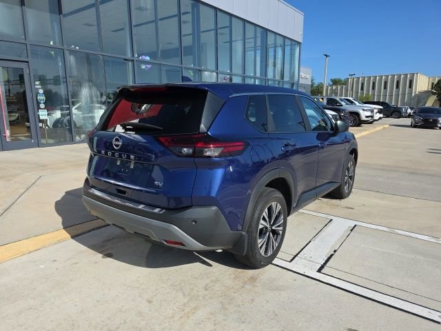 Used 2023 Nissan Rogue SV image 4