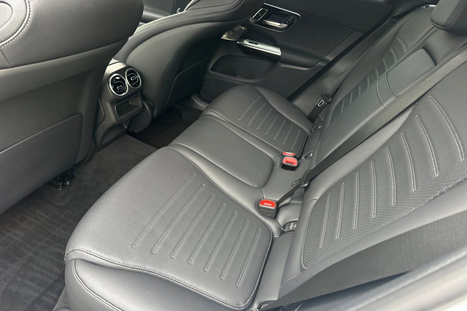 Certified 2024 Mercedes-Benz GLC 300 image 13