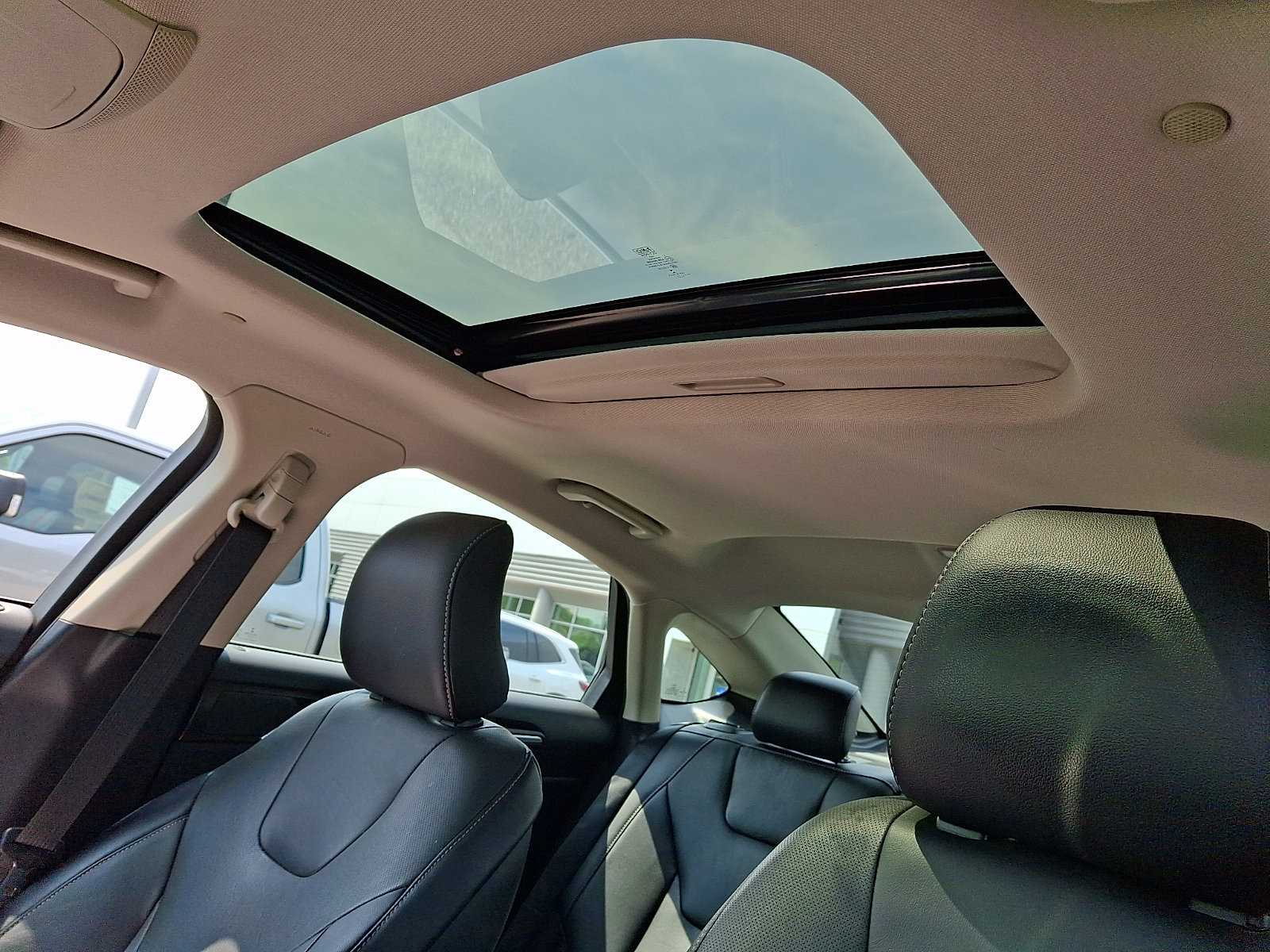 Used 2019 Ford Fusion Energi Titanium FWD image 21