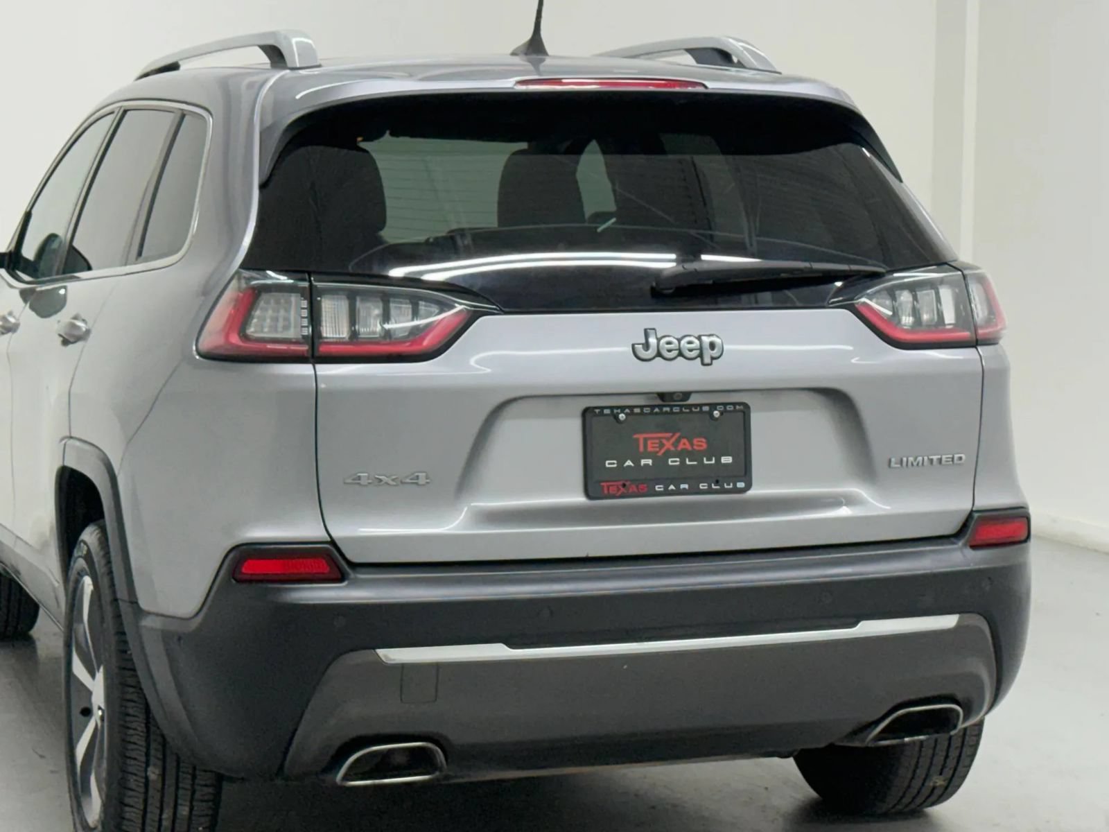 Used 2019 Jeep Cherokee Limited w/ Luxury Group AWD/4WD image 37