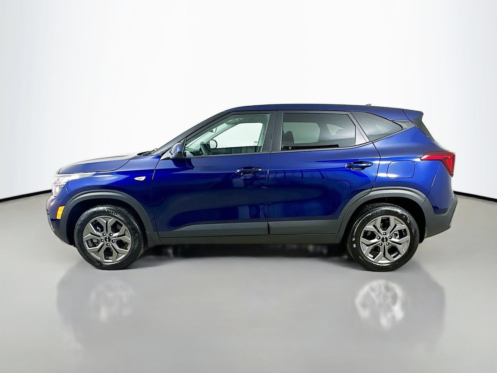 Used 2025 Kia Seltos LX AWD/4WD image 8