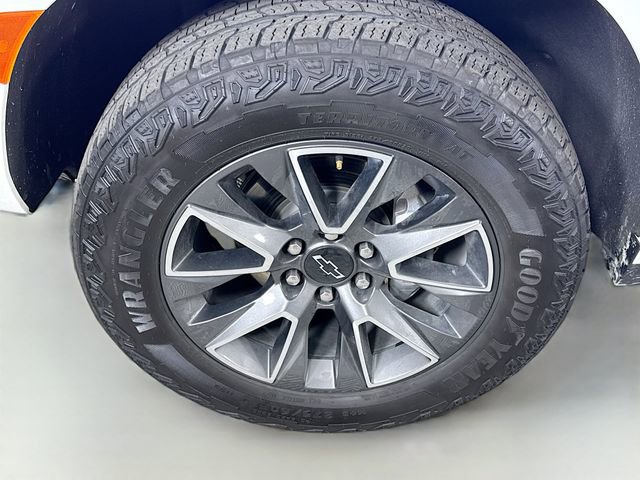 Used 2024 Chevrolet Suburban Z71 w/ Luxury Package image 34