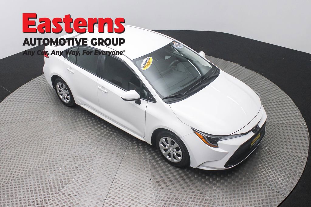 Used 2025 Toyota Corolla LE image 3