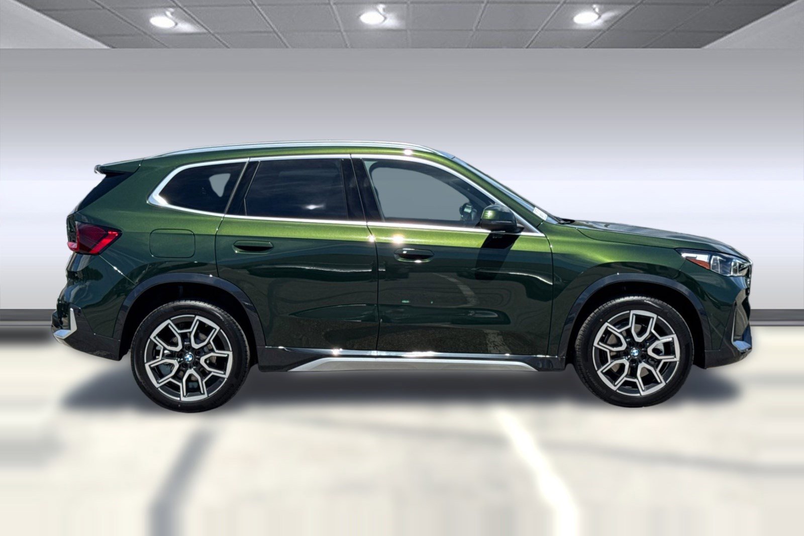 Used 2025 BMW X1 xDrive28i w/ Convenience Package image 7