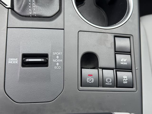 Used 2023 Toyota Highlander XLE FWD image 18
