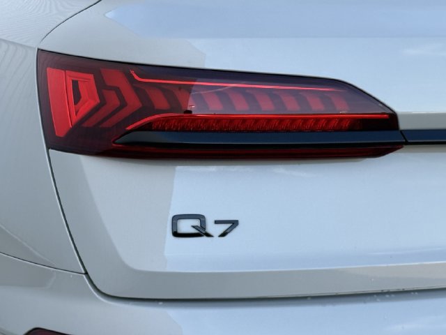 Used 2023 Audi Q7 3.0T Prestige w/ Prestige Package AWD/4WD image 6