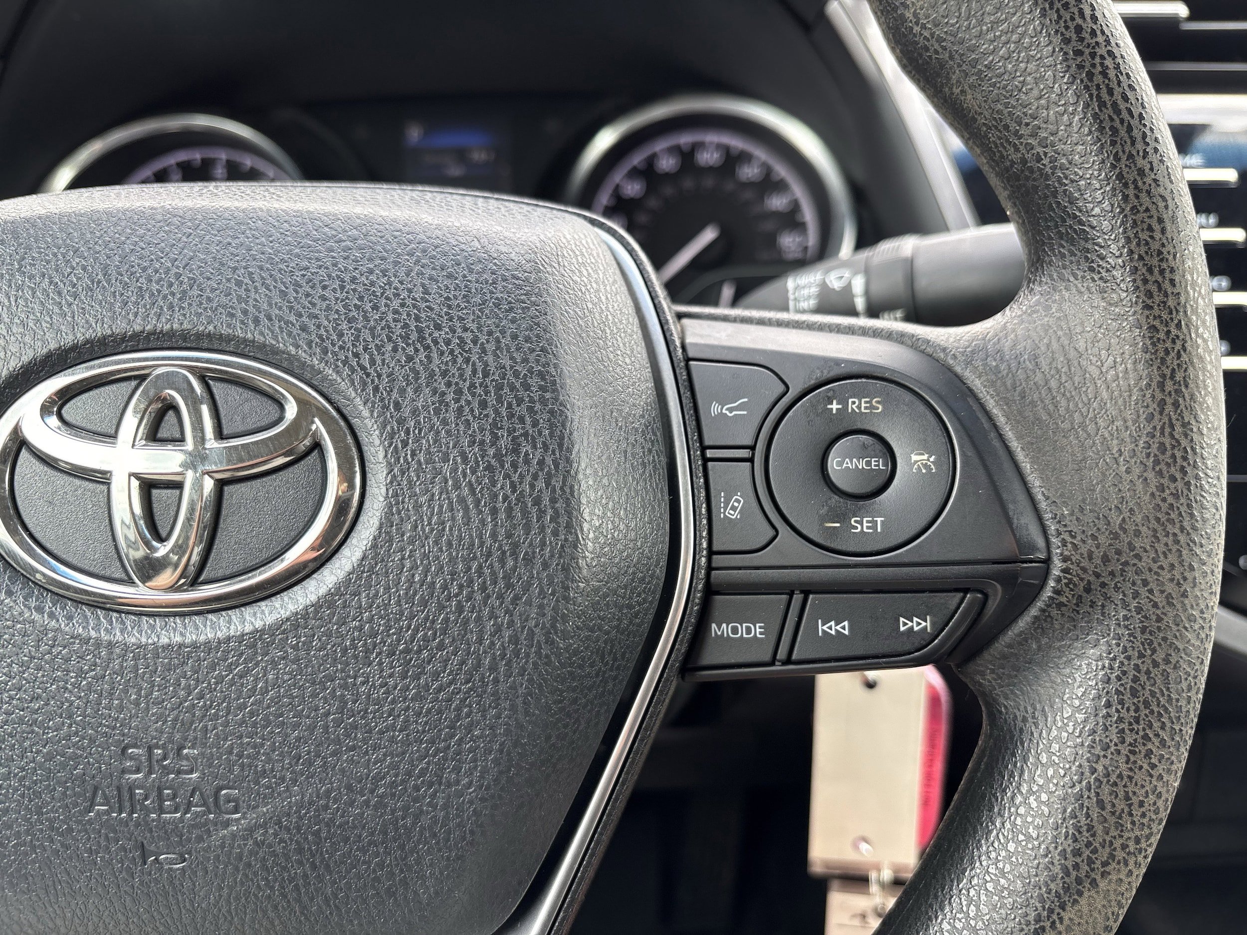 Used 2018 Toyota Camry LE FWD image 16