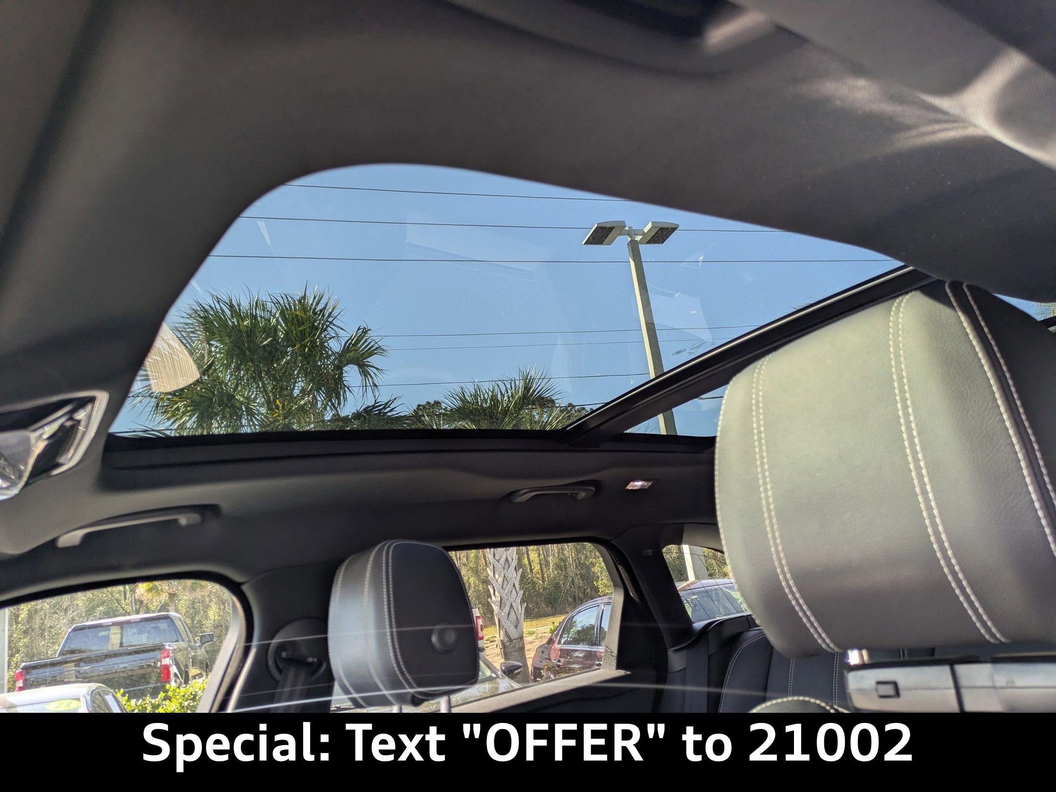 Used 2019 Land Rover Range Rover Velar R-Dynamic SE image 22