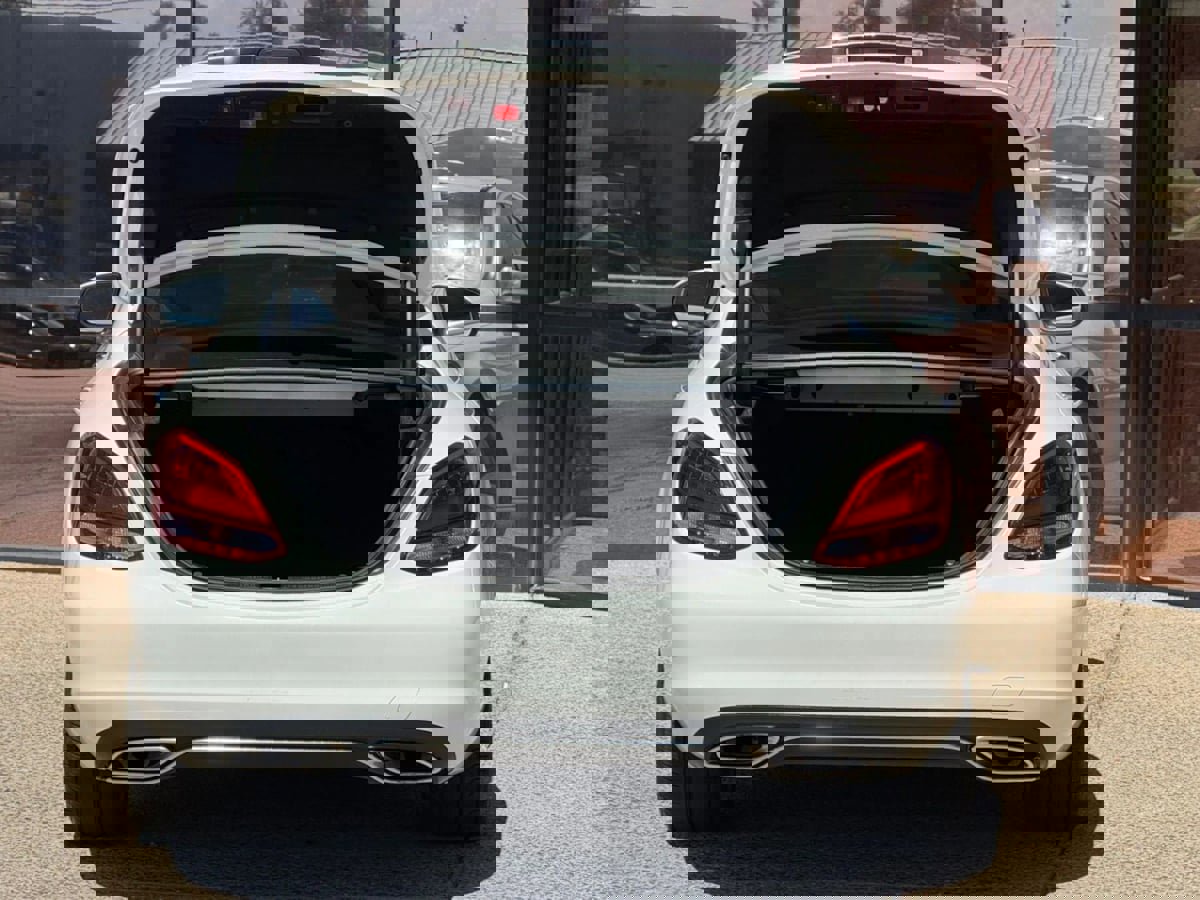 Used 2018 Mercedes-Benz C 300 Sedan w/ Premium Package image 13