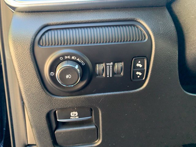 Used 2023 Jeep Wagoneer Series II AWD/4WD image 27
