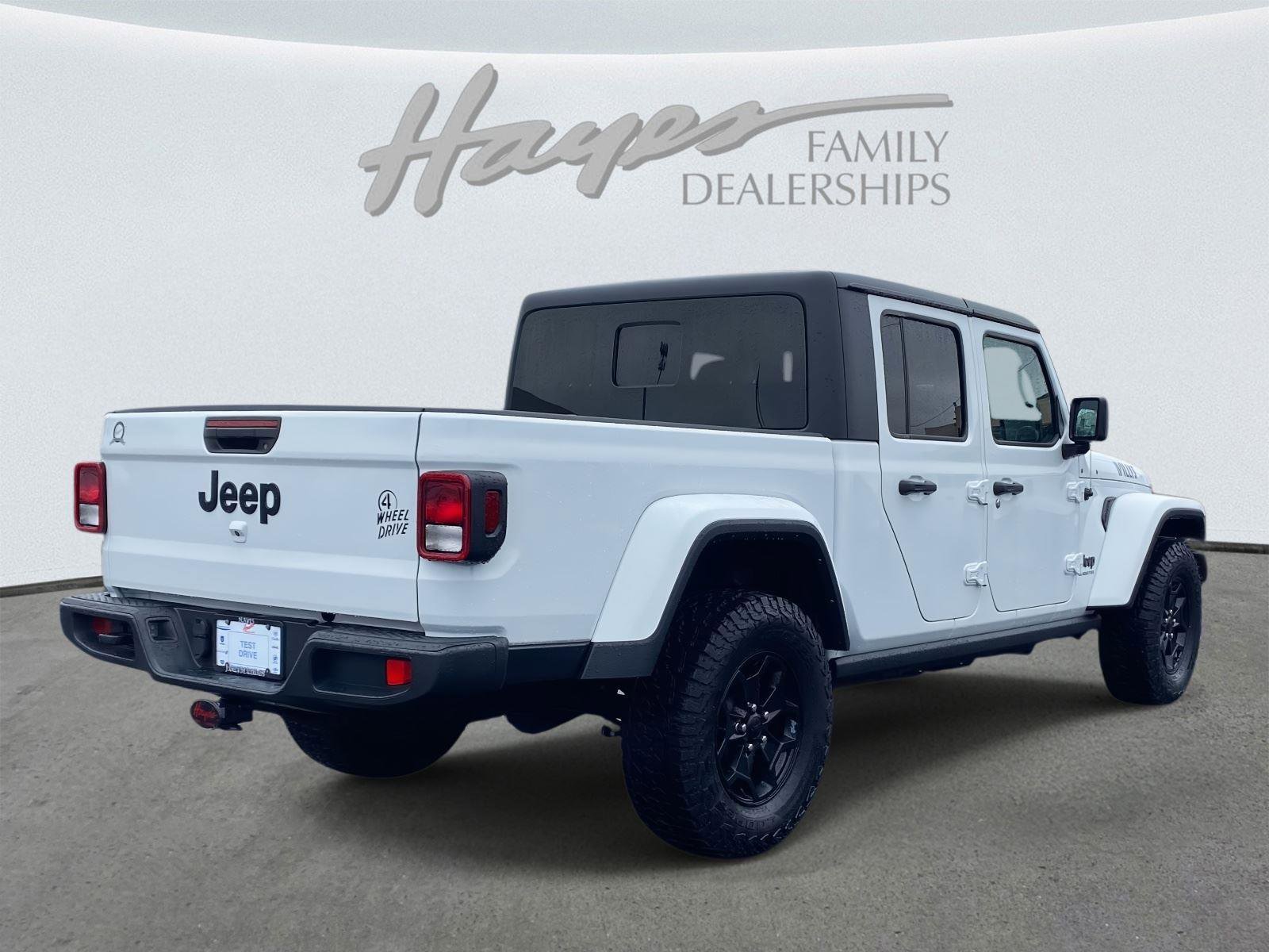 Certified 2021 Jeep Gladiator Willys image 43