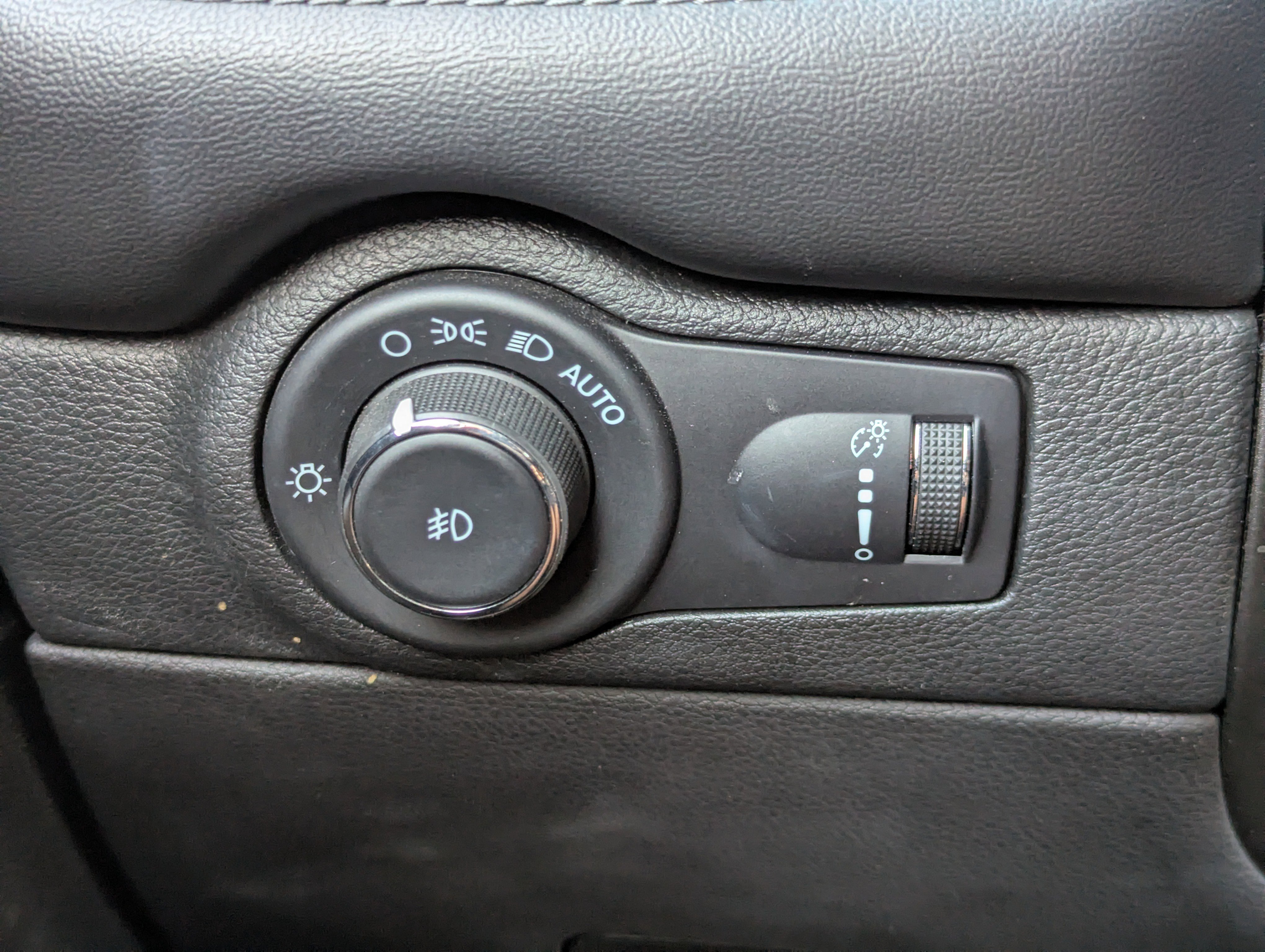 Used 2022 Dodge Durango GT image 29