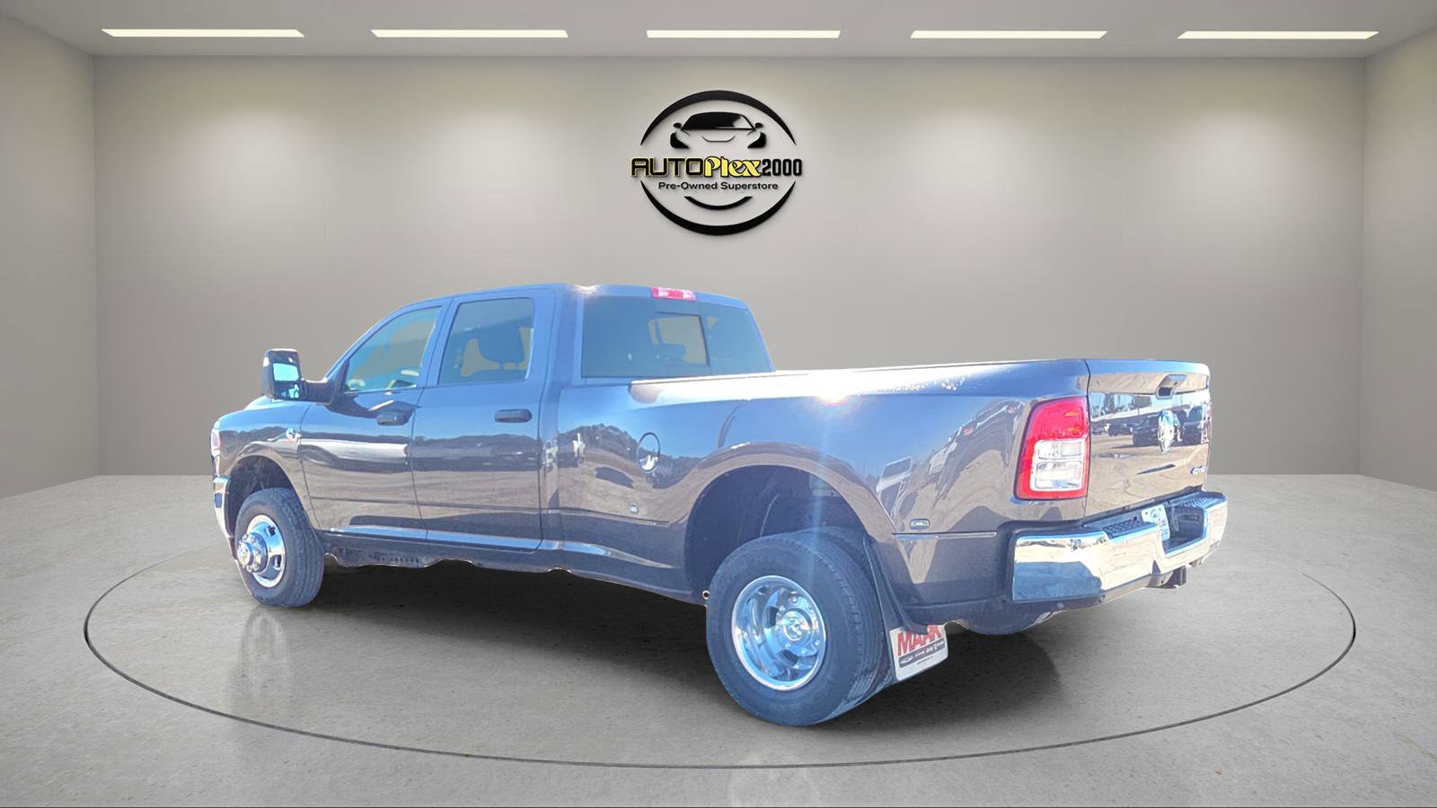 Used 2024 RAM 3500 Tradesman w/ Chrome Appearance Group image 5