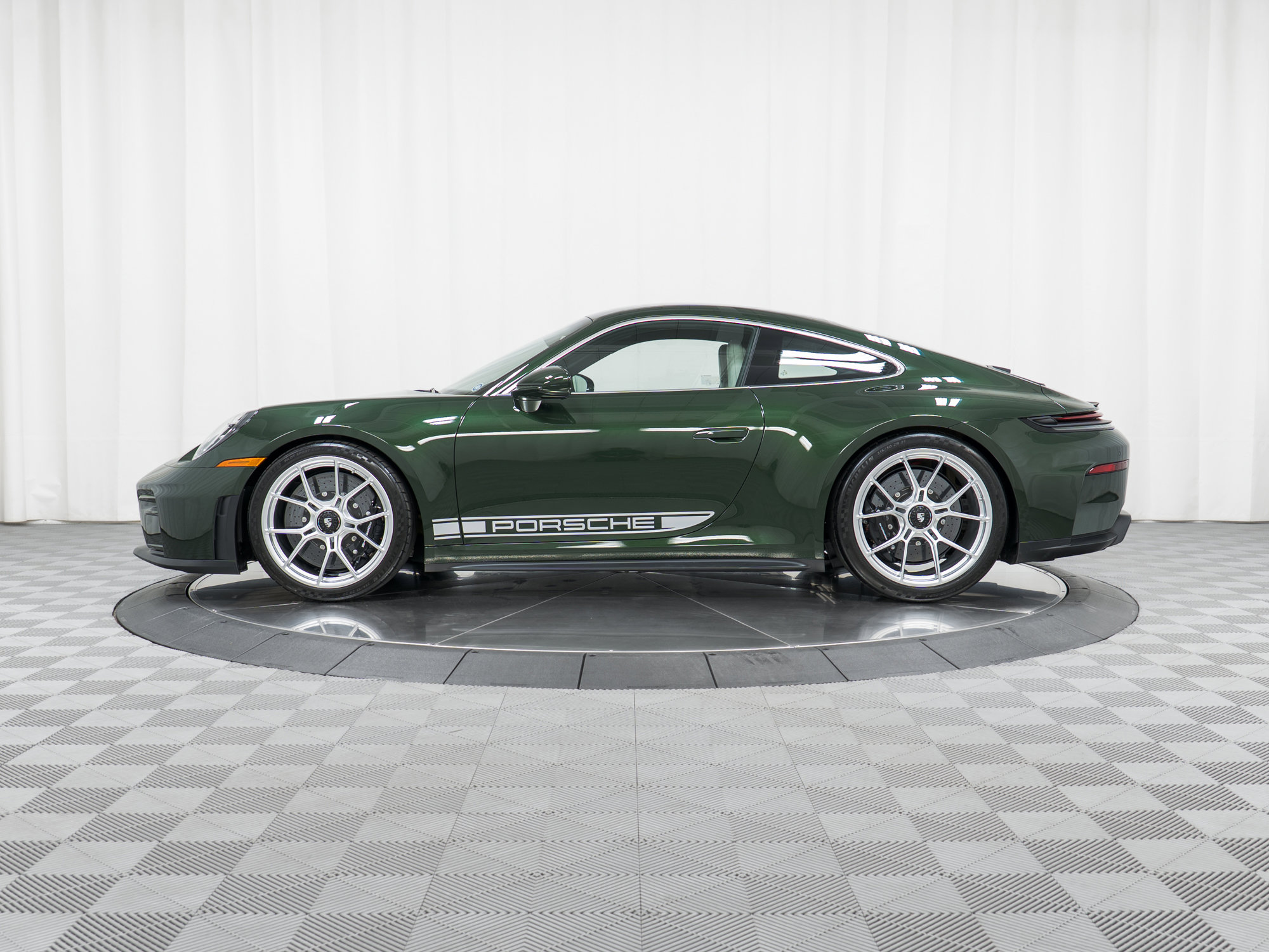 Used 2026 Porsche 911 GT3 image 2