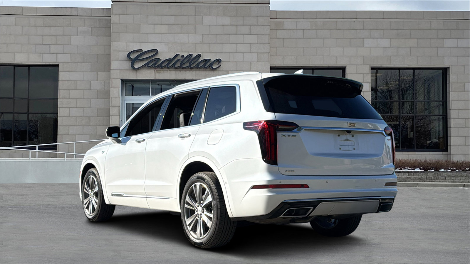 Used 2022 Cadillac XT6 Premium Luxury w/ Technology Package image 4