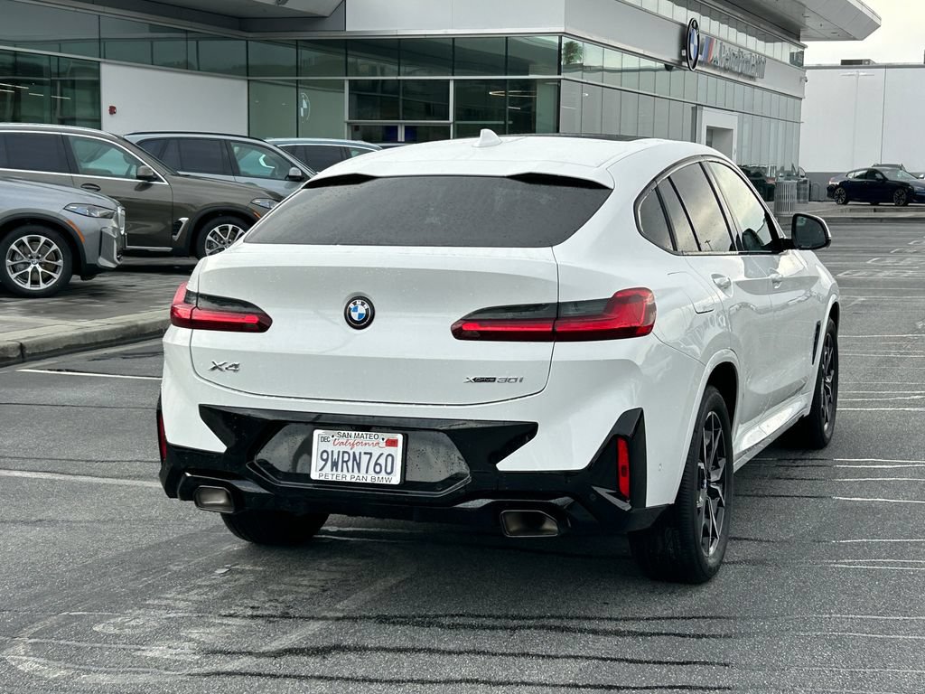 Used 2025 BMW X4 xDrive30i w/ M Sport Package AWD/4WD image 5