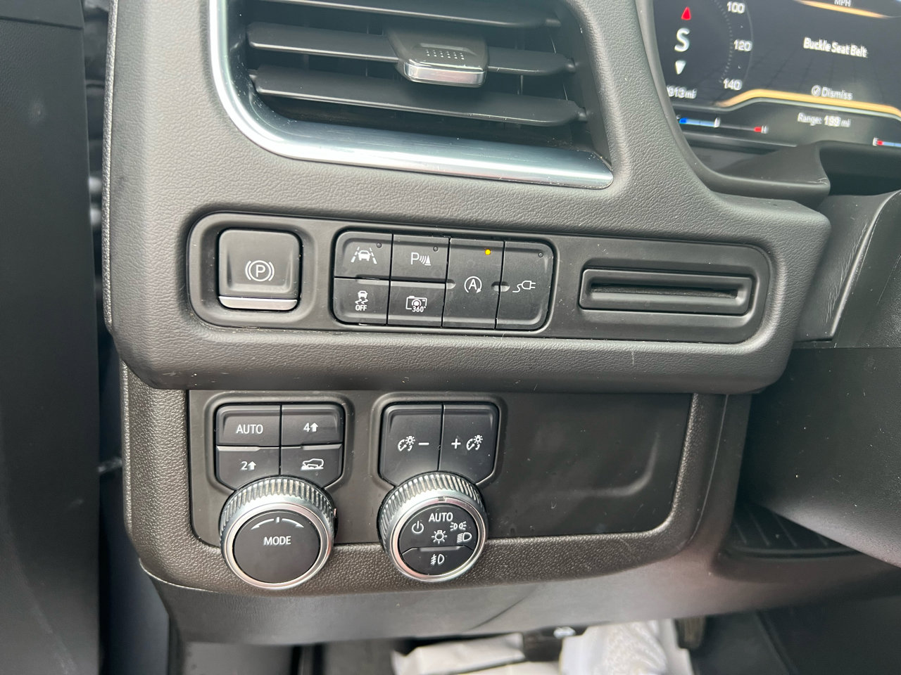 Used 2022 GMC Yukon SLT w/ SLT Premium Package image 57