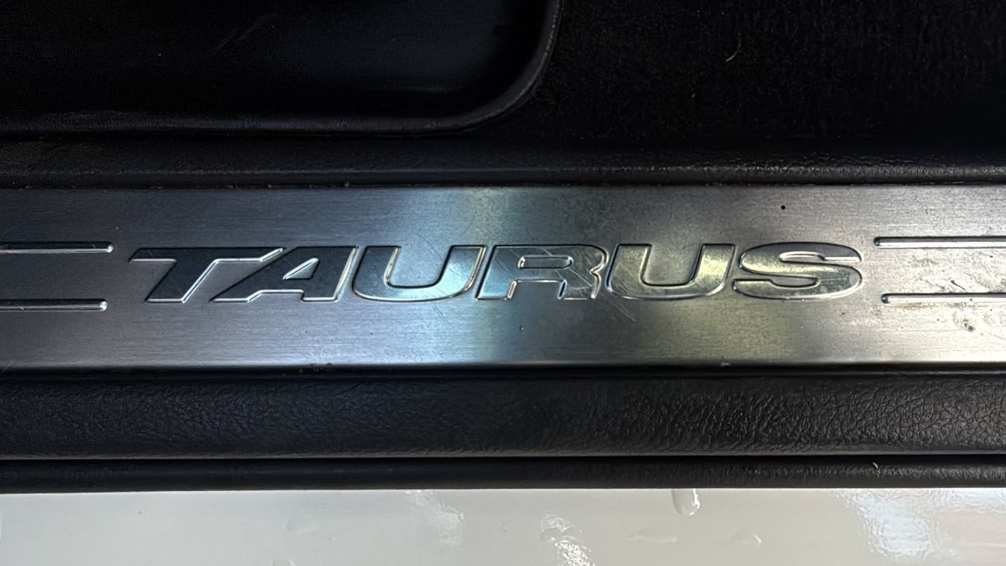Used 2013 Ford Taurus SHO AWD/4WD image 22