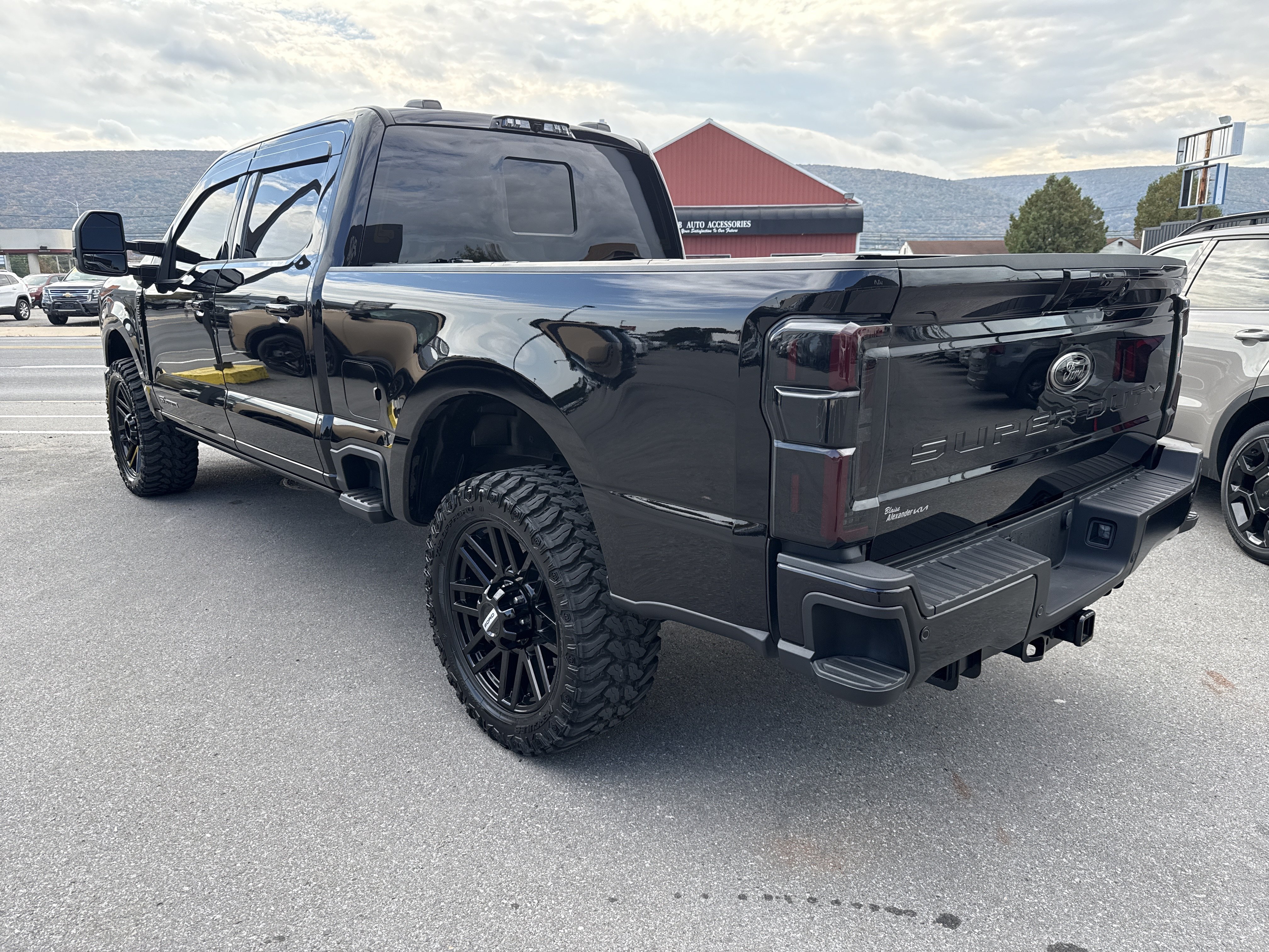 Used 2025 Ford F250 Lariat w/ Lariat Ultimate Package AWD/4WD image 6