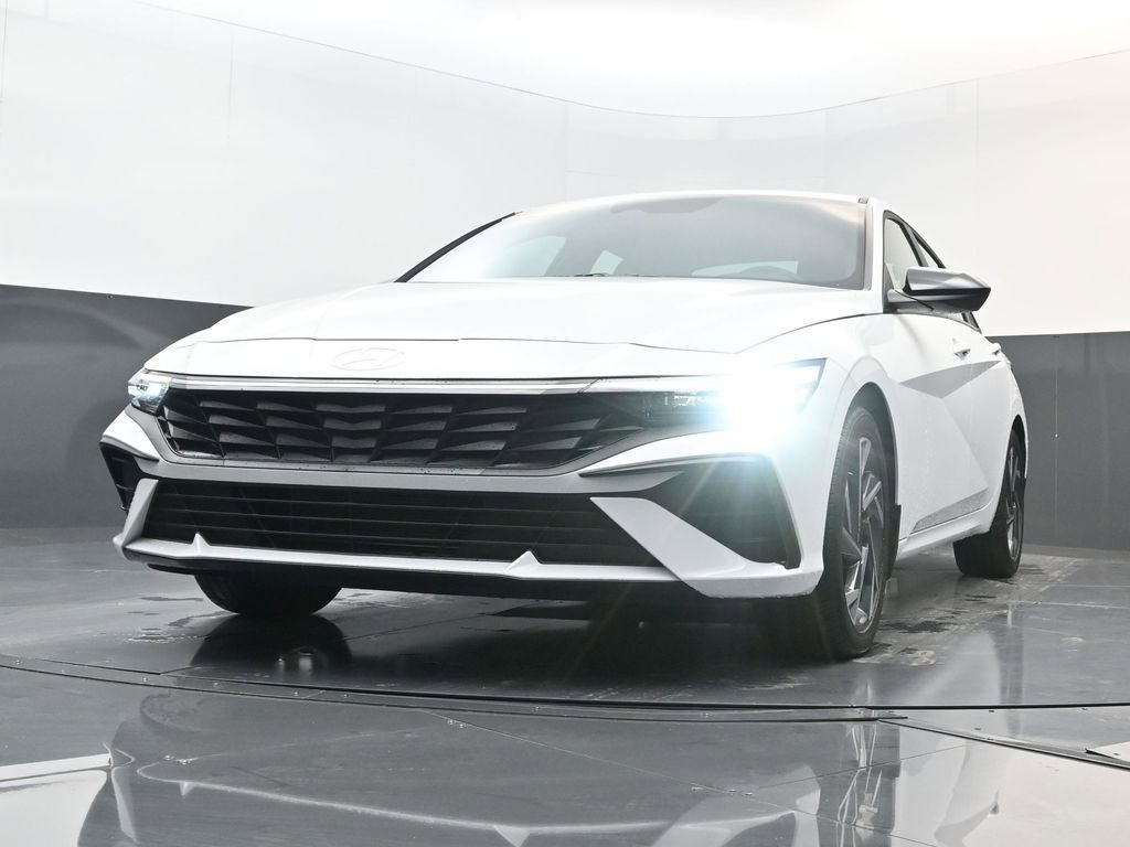 Used 2025 Hyundai Elantra Sport image 20