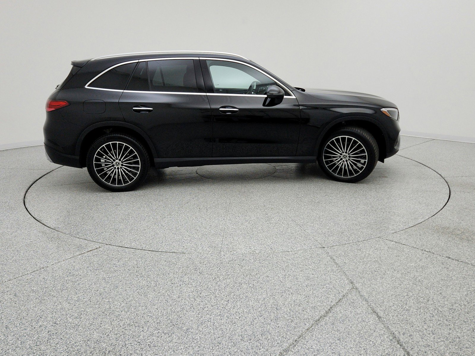 Certified 2026 Mercedes-Benz GLC 300 image 4