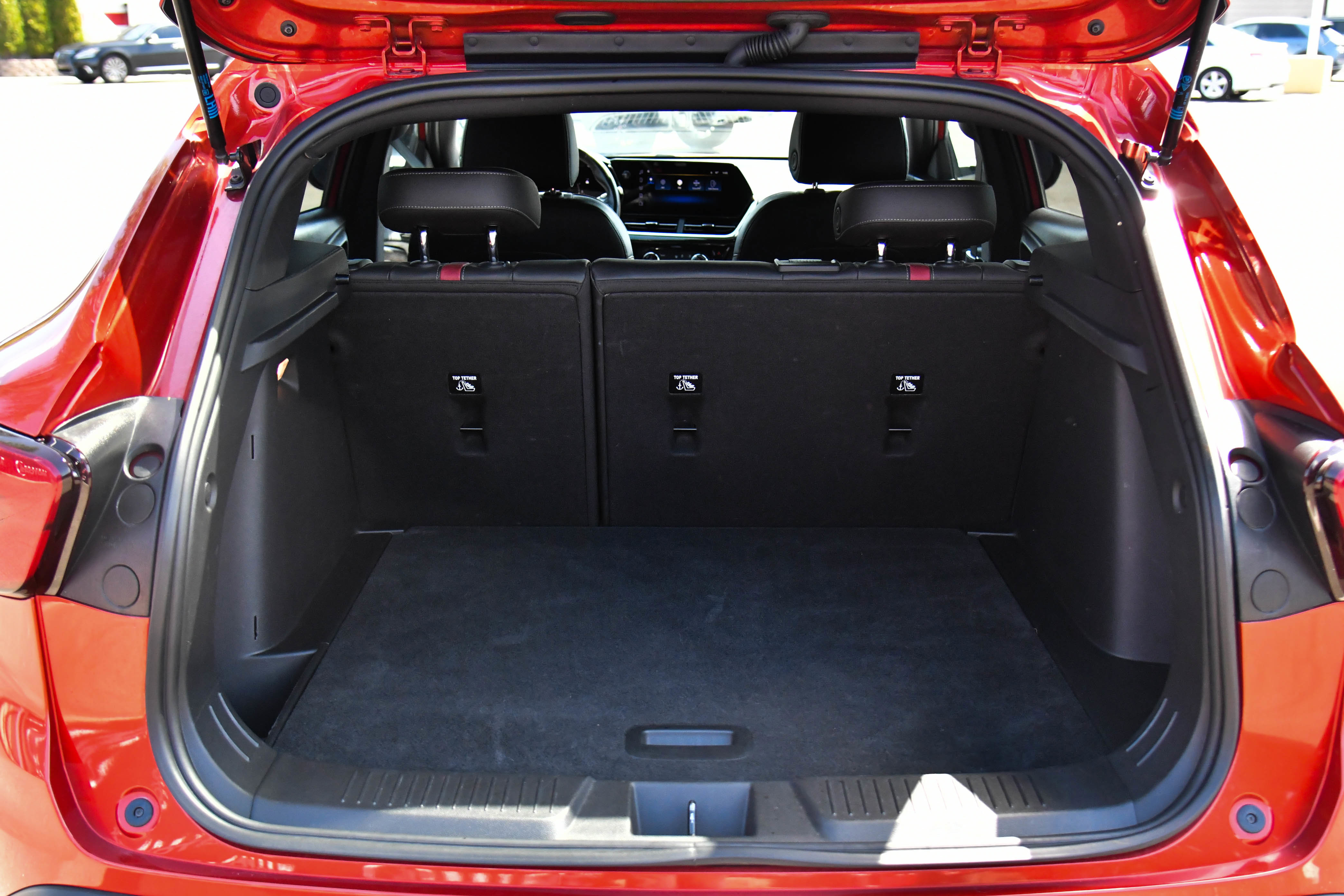 Used 2024 Chevrolet Trax RS w/ Driver Confidence Package FWD image 39