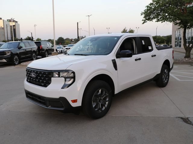 New 2026 Ford Maverick XLT w/ XLT Luxury Package FWD image 3
