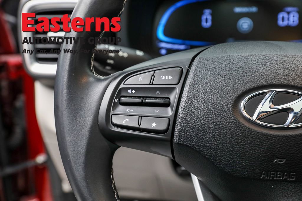 Used 2024 Hyundai Venue SEL image 15